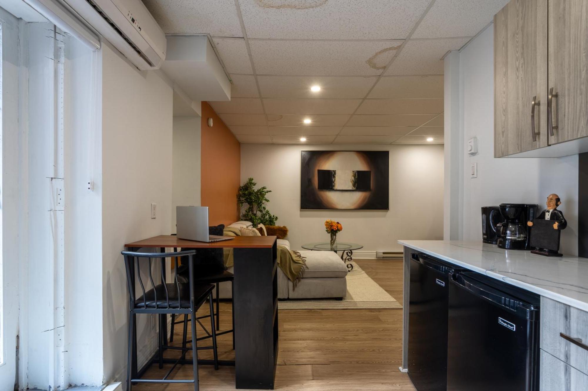 Chic Dt Mtl With Rooftop, Bbq And Jacuzzi Apartment *