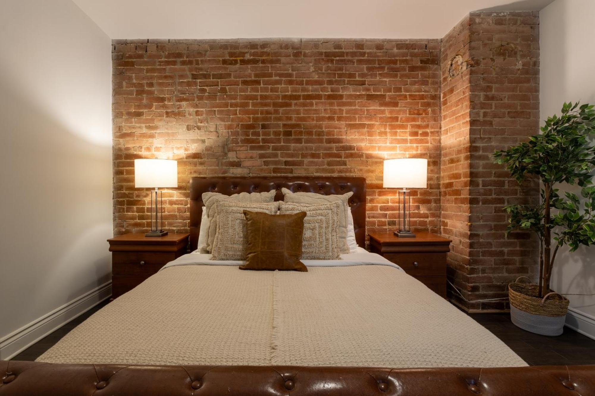 Chic Dt Mtl With Rooftop, Bbq And Jacuzzi Apartment